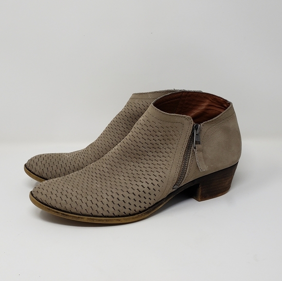 Lucky Brand Brielley Tan Genuine Suede Perforated Ankle Booties Size 9.5 / 39.5 - Picture 1 of 10